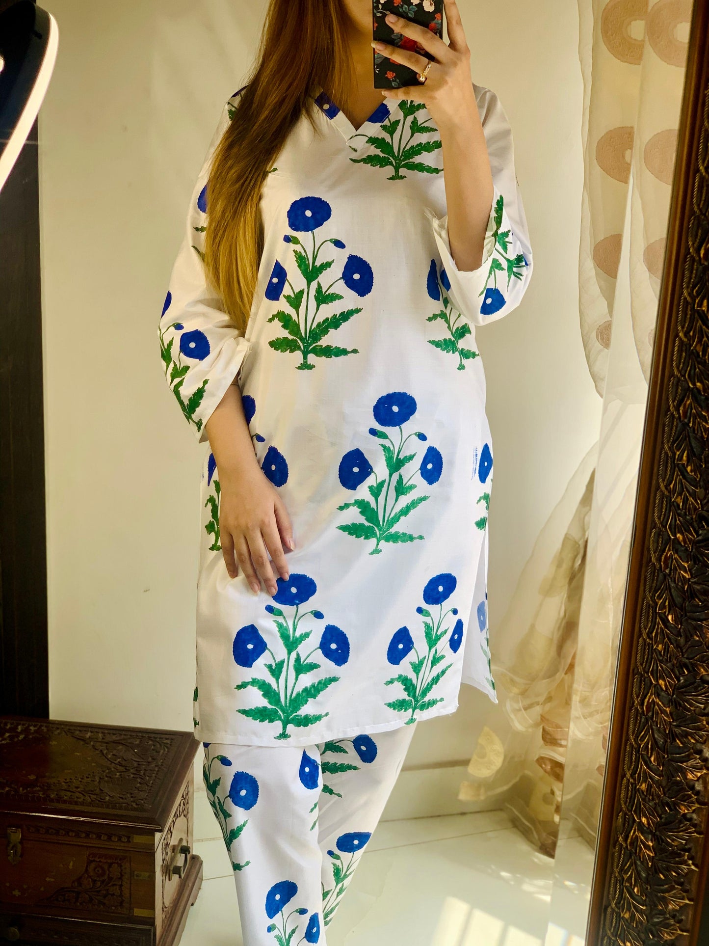 Floral Tulip print 2pc Stitched Arabic Lawn